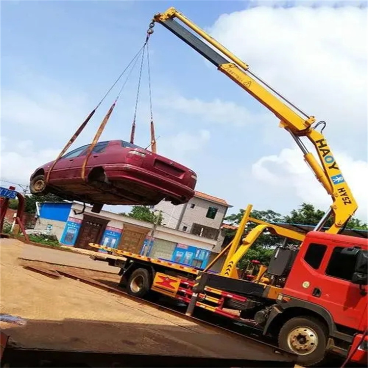 普宁吊车吊汽车的正确方法